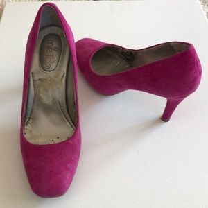 Me too hot pink suede pumps.